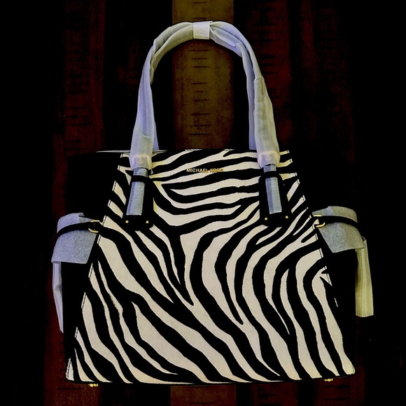 Michael Kors - BRAND NEW, purse: 14x12x6 - Picture 1 of 3